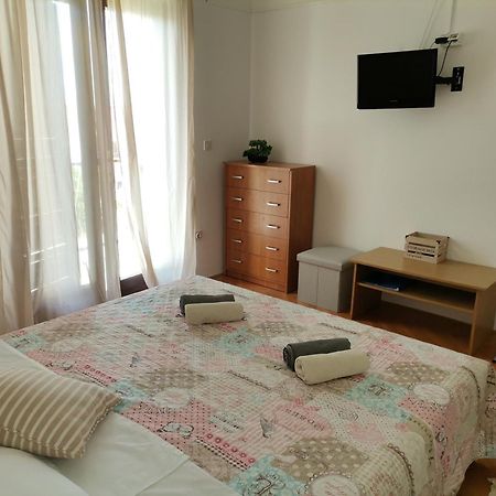 ילסה Apartments And Rooms With Parking Space Zavala, Hvar - 128 חדר תמונה