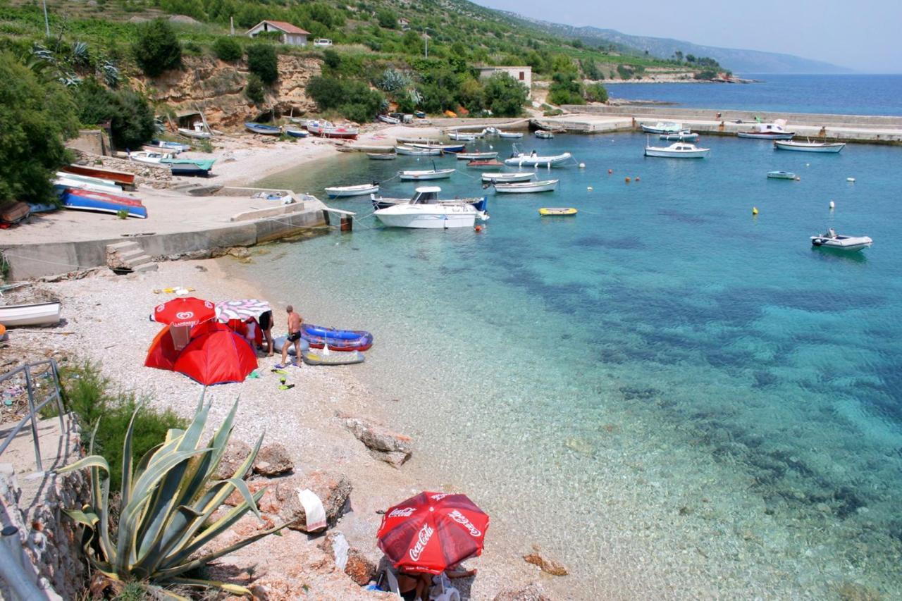 ילסה Apartments And Rooms With Parking Space Zavala, Hvar - 128 מראה חיצוני תמונה