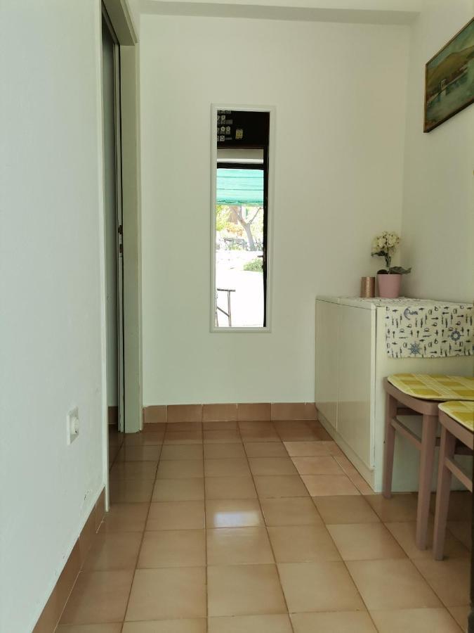 ילסה Apartments And Rooms With Parking Space Zavala, Hvar - 128 מראה חיצוני תמונה