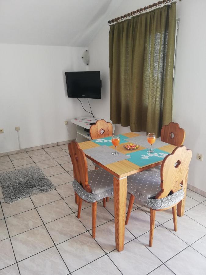 ילסה Apartments And Rooms With Parking Space Zavala, Hvar - 128 מראה חיצוני תמונה