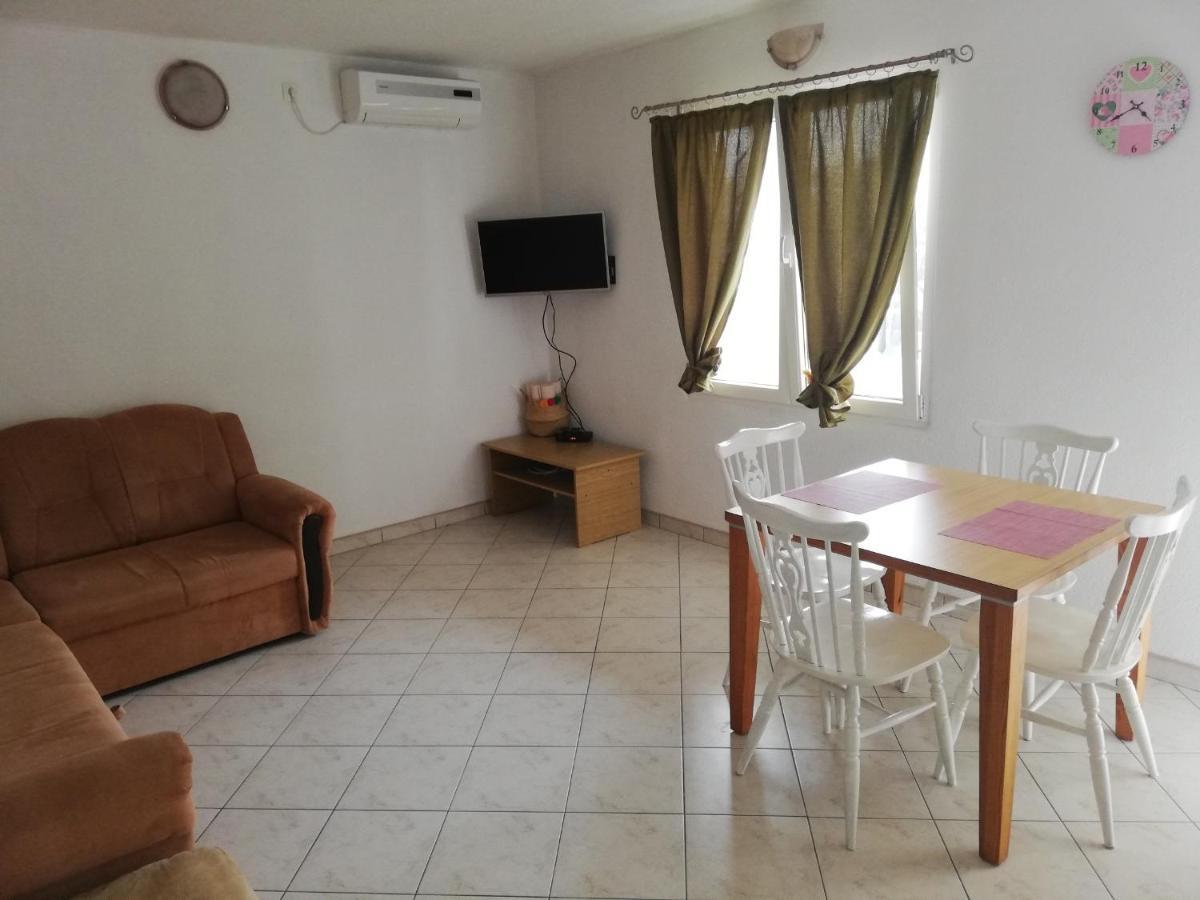 ילסה Apartments And Rooms With Parking Space Zavala, Hvar - 128 מראה חיצוני תמונה