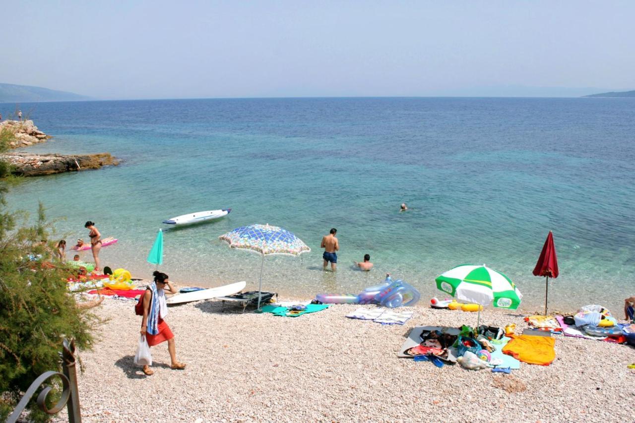 ילסה Apartments And Rooms With Parking Space Zavala, Hvar - 128 מראה חיצוני תמונה