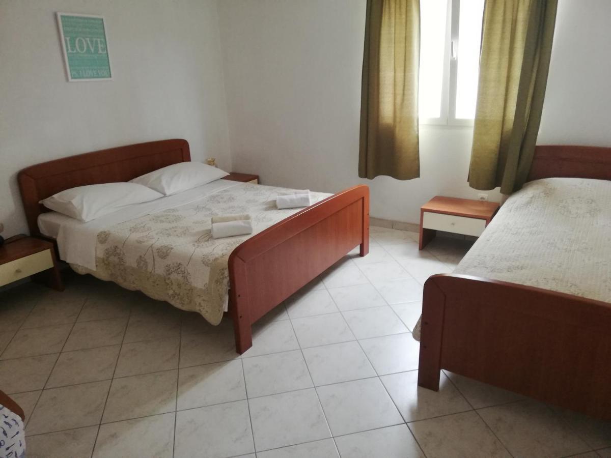 ילסה Apartments And Rooms With Parking Space Zavala, Hvar - 128 מראה חיצוני תמונה